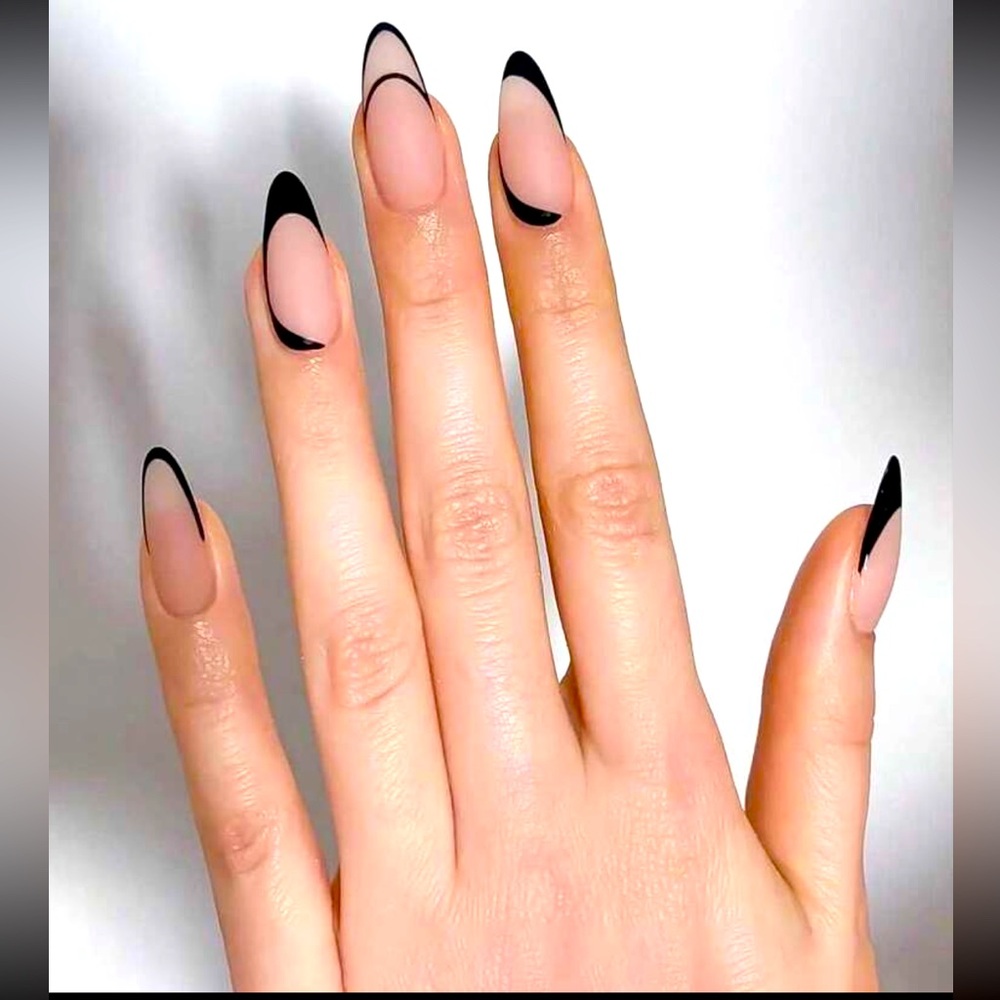 Black French Tip Almond Press On Nails 💅🌟 24 Piece Set 🌟